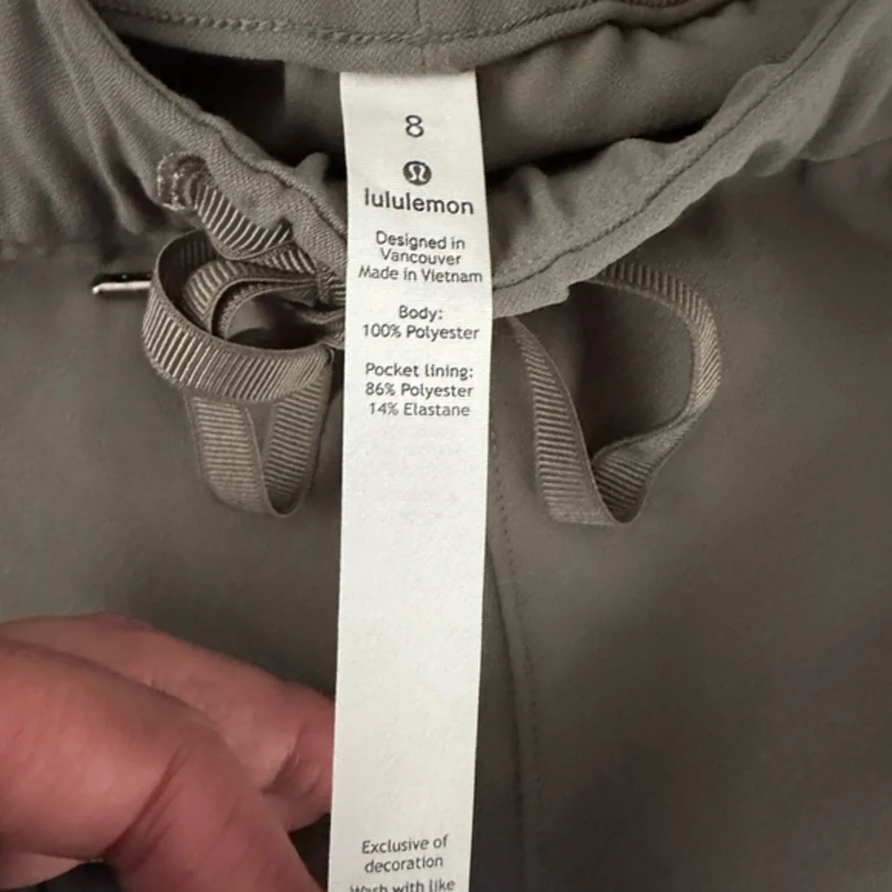 Lululemon on the fly‎ pants pull on ladies size 8 green